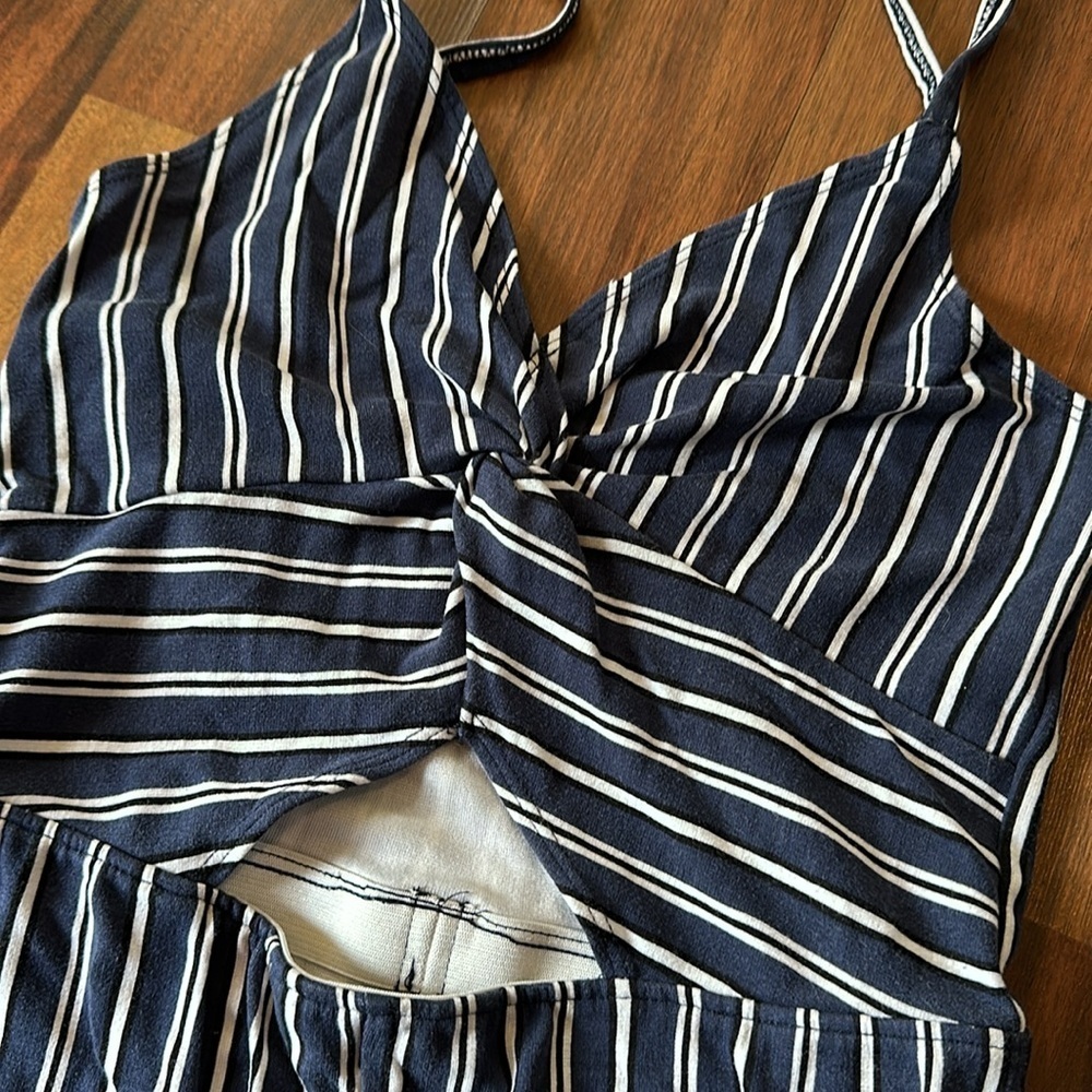 Hollister Peekaboo Striped Jumpsuit Navy/White Cut Out Wide Leg Crop Size Small - Picture 7 of 14